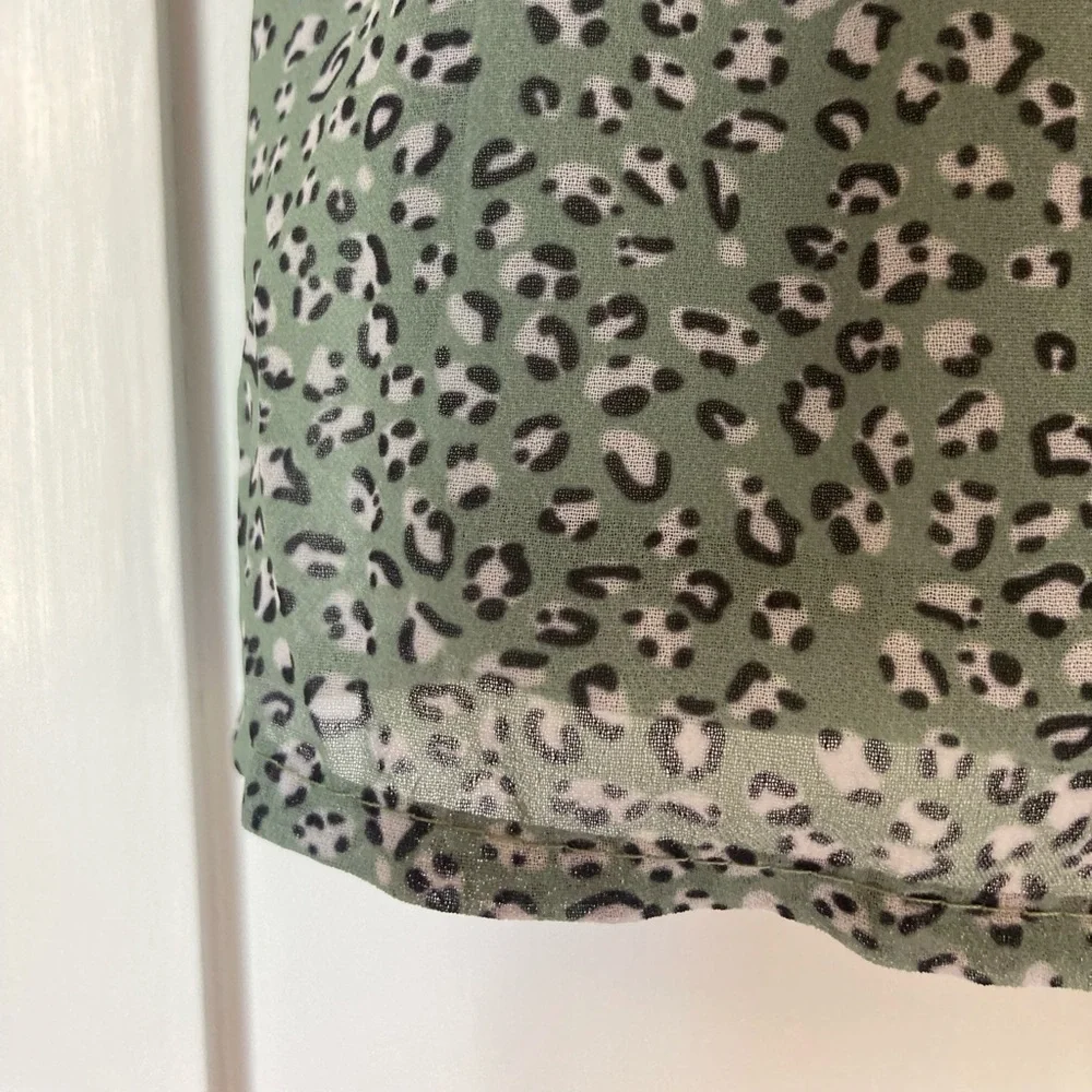 Flowy Summer Dress size S, muted green leopard print, polyester, brand: BaeVely. - Picture 4 of 6
